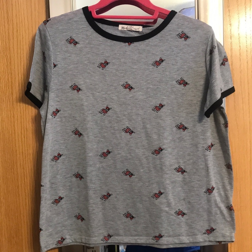 Wallflower XL short sleeve grey tee shirt with boxer dog print.  Cute!